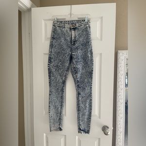 Acid wash skinny jeans